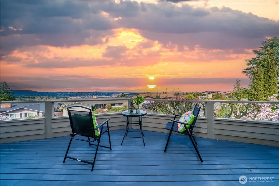 4538 Somerset Drive Se, Bellevue, WA 98006 - Image #2