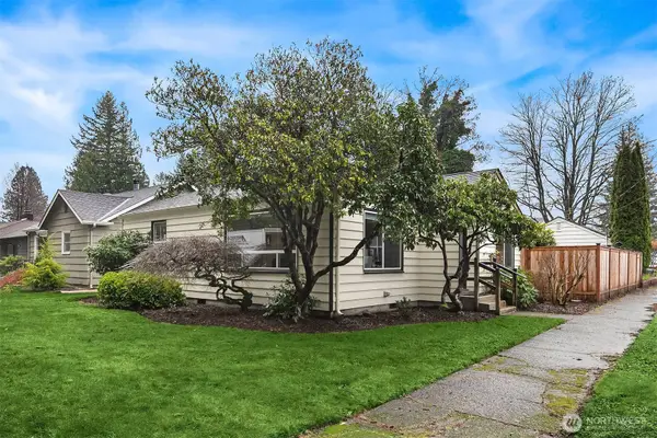 240 Janet Ave N, North Bend, WA 98045