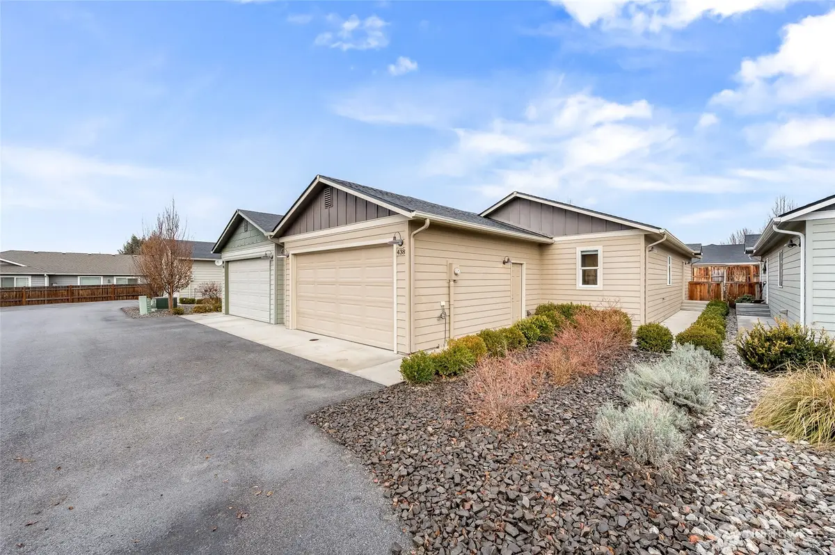 438 S Kansas Loop, East Wenatchee, WA 98802 - Image #1