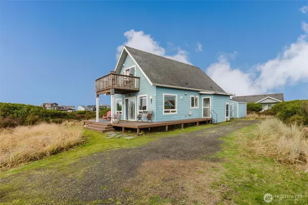 1272 Cutlass Court, Ocean Shores, WA 98569