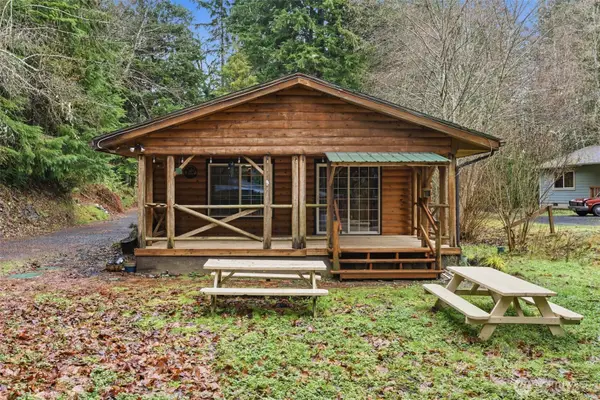 101 N Duckabush Drive N, Hoodsport, WA 98548