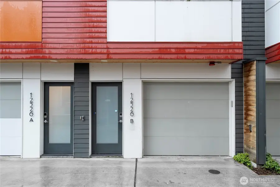 12526 15th Avenue Ne #B, Seattle, WA 98125 - Image #2