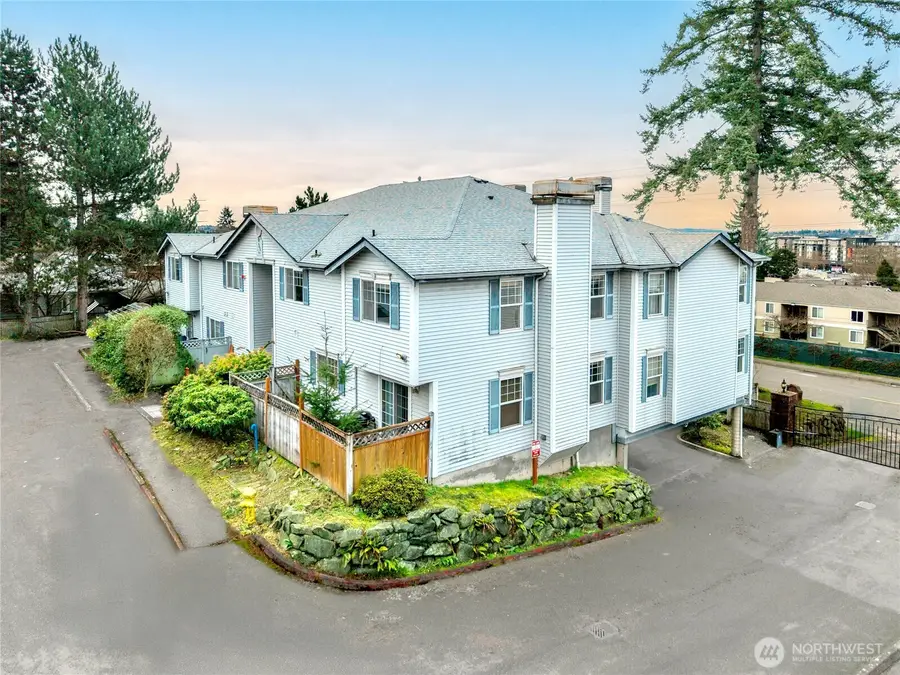 1160 Monroe Avenue Ne #2A, Renton, WA 98056 - Image #2