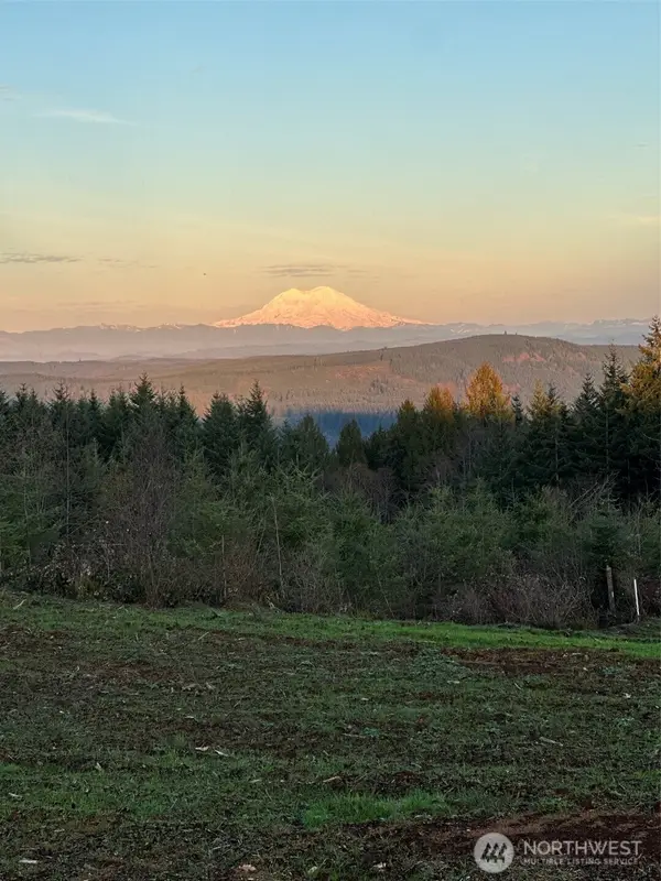 212 Suncrest Drive #1, Castle Rock, WA 98611