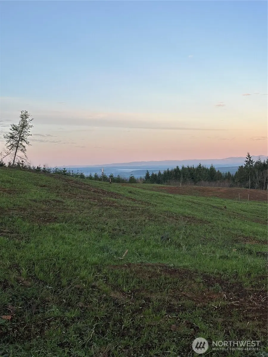 216 Suncrest Drive #3, Castle Rock, WA 98611 - Image #2