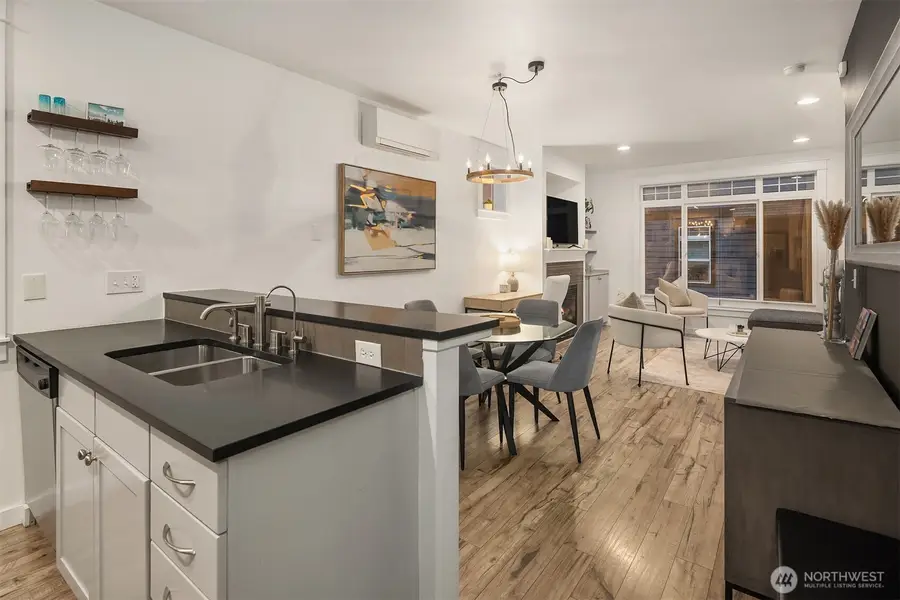 2006 Yale Avenue E #A, Seattle, WA 98102 - Image #3