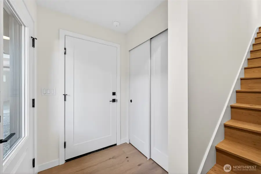 5514 25th Avenue Ne #B, Seattle, WA 98105 - Image #2