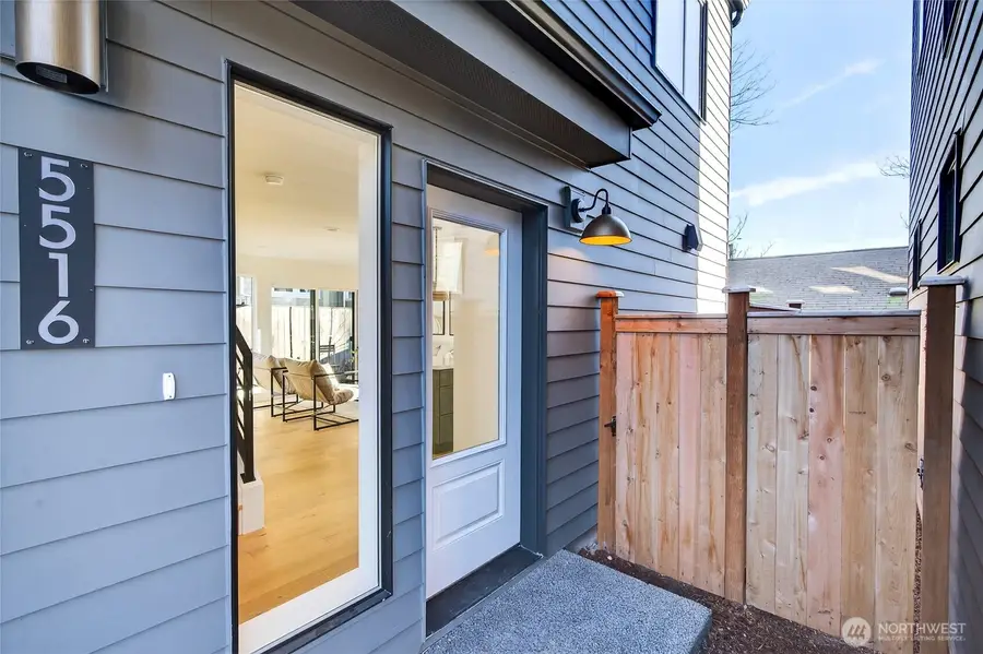 5516 25th Avenue Ne, Seattle, WA 98105 - Image #2