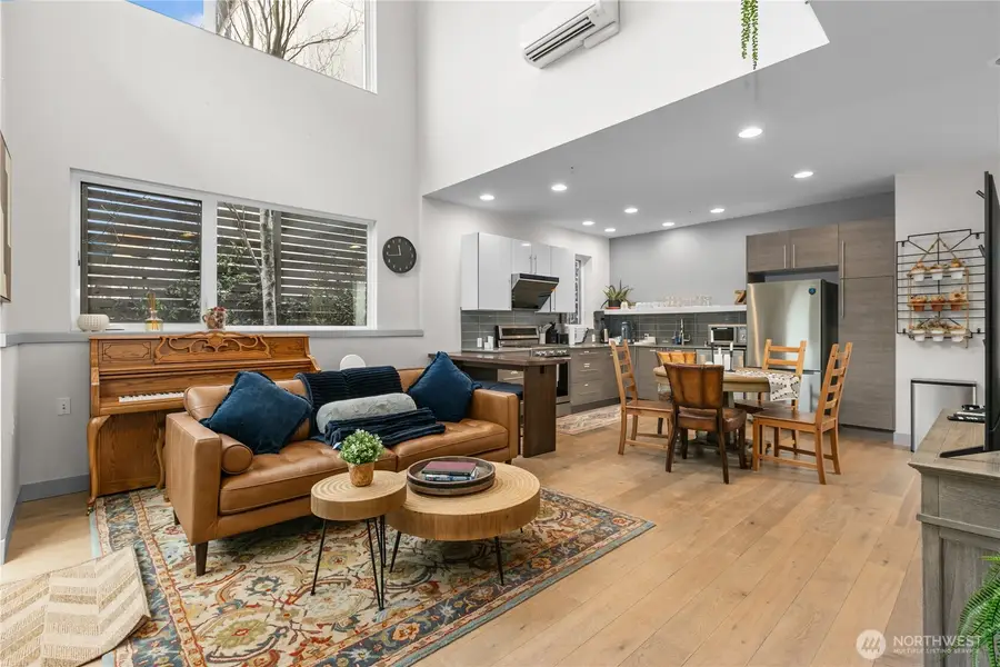 4329 Woodland Park Avenue N, Seattle, WA 98103 - Image #3