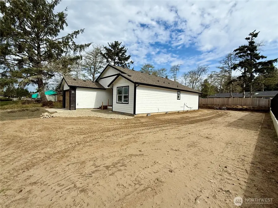 684 Lake Island Avenue Se, Ocean Shores, WA 98569 - #2
