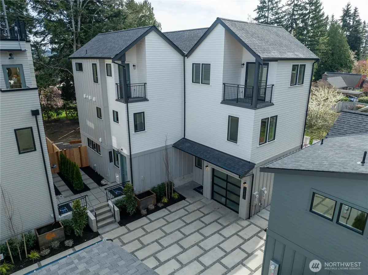 13542 39th Avenue Ne #B, Seattle, WA 98125 - Image #1