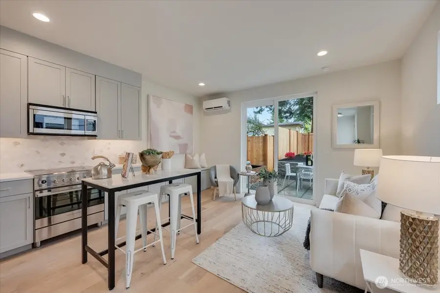 13542 39th Avenue Ne #B, Seattle, WA 98125 - Image #2