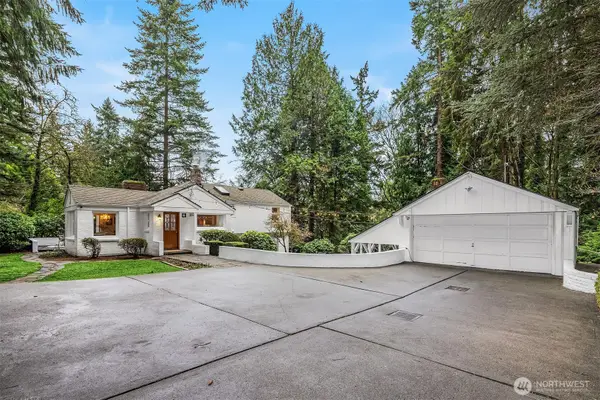 17899 40th Avenue Ne, Lake Forest Park, WA 98155