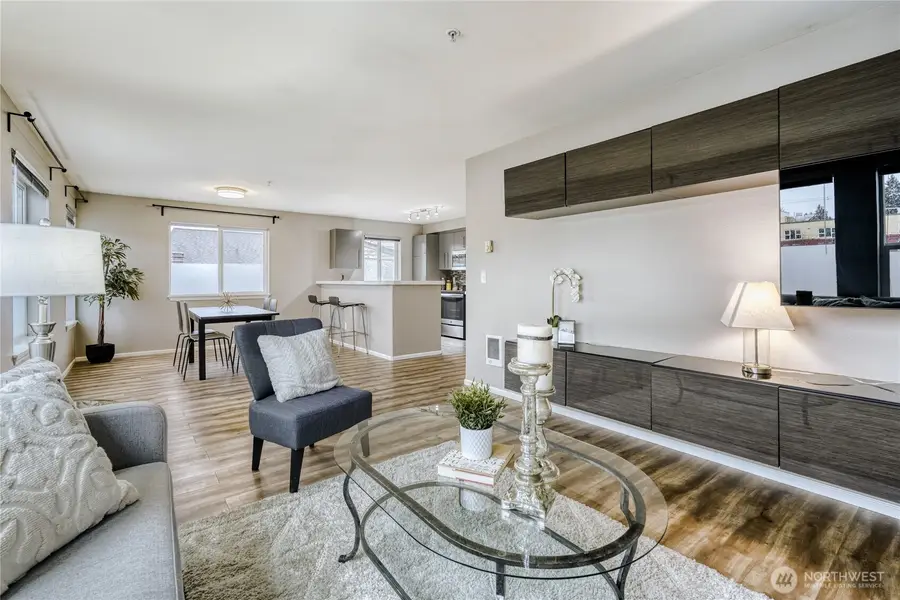 10511 Midvale Avenue N #302, Seattle, WA 98133 - Image #3