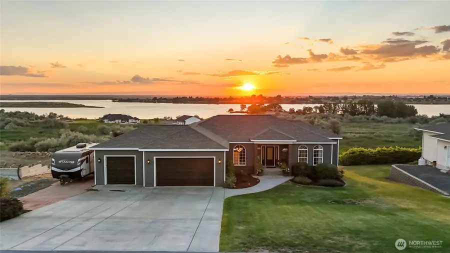 446 SE Viewmont Drive, Moses Lake, WA 98837 - Image #2