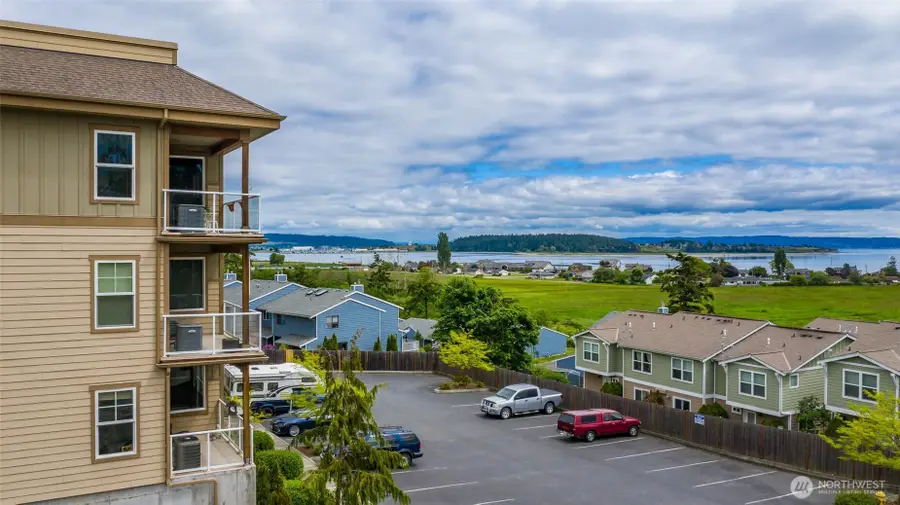 1850 SW Scenic Heights Street #B303, Oak Harbor, WA 98277 - Image #3