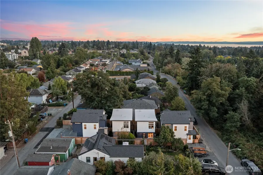 9230 22nd Avenue Sw, Seattle, WA 98106 - Image #2