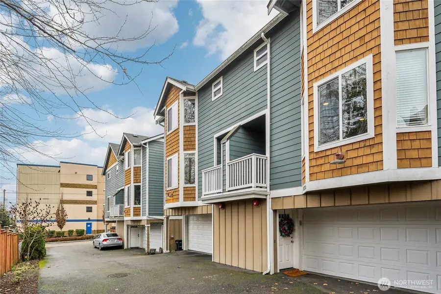 14539 32nd Avenue Ne #A, Shoreline, WA 98155 - Image #2