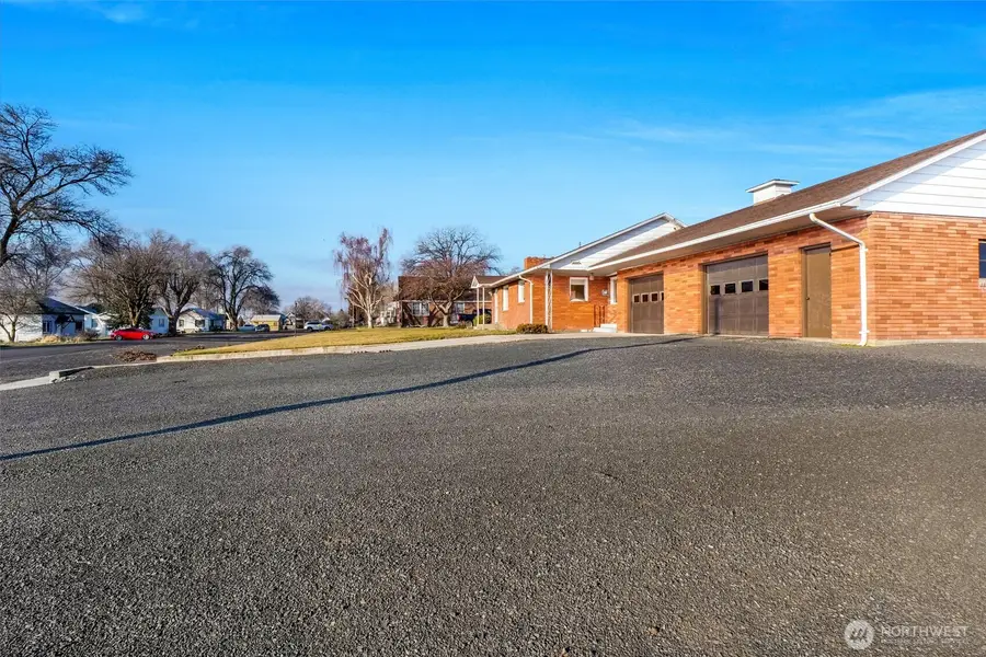 319 E 3rd Street, Lind, WA 99341 - Image #2