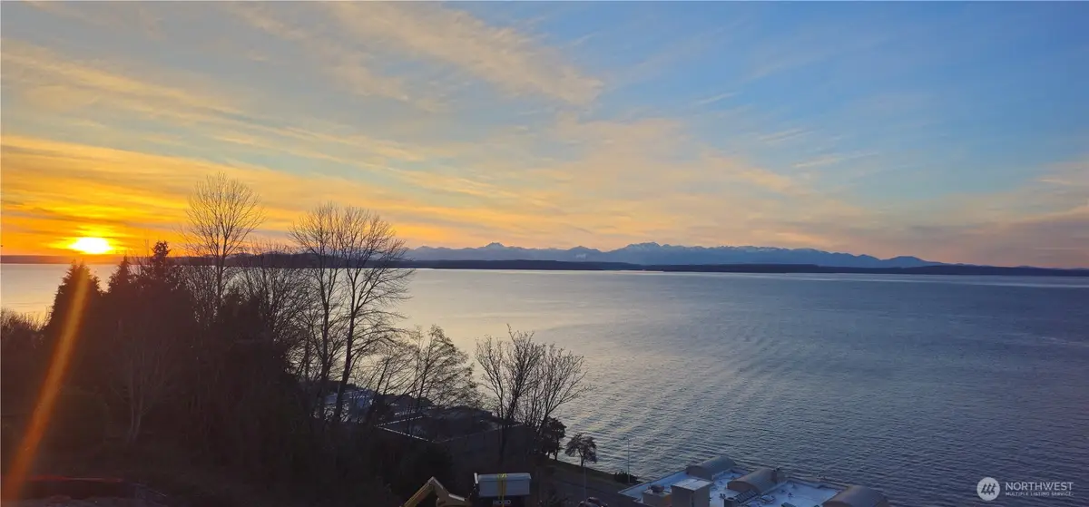 1019 California Lane Sw, Seattle, WA 98116 - Image #1