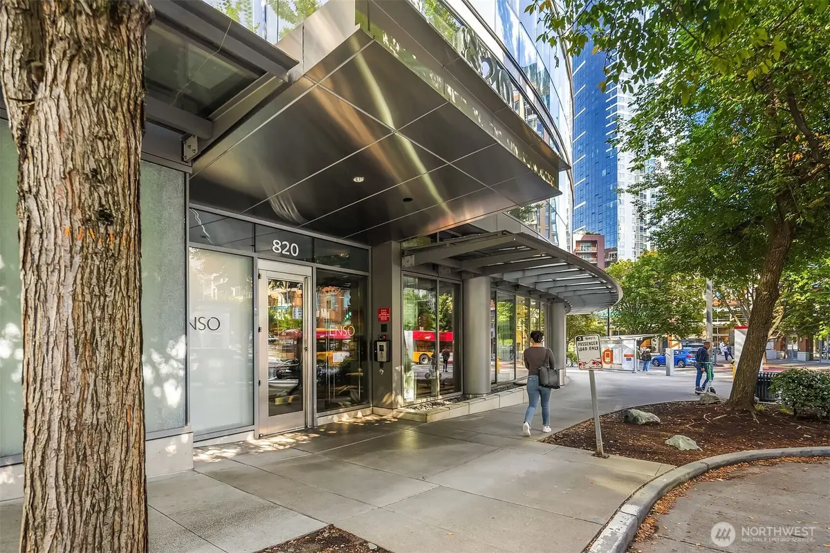 820 Blanchard Street #1209, Seattle, WA 98121 - Image #1