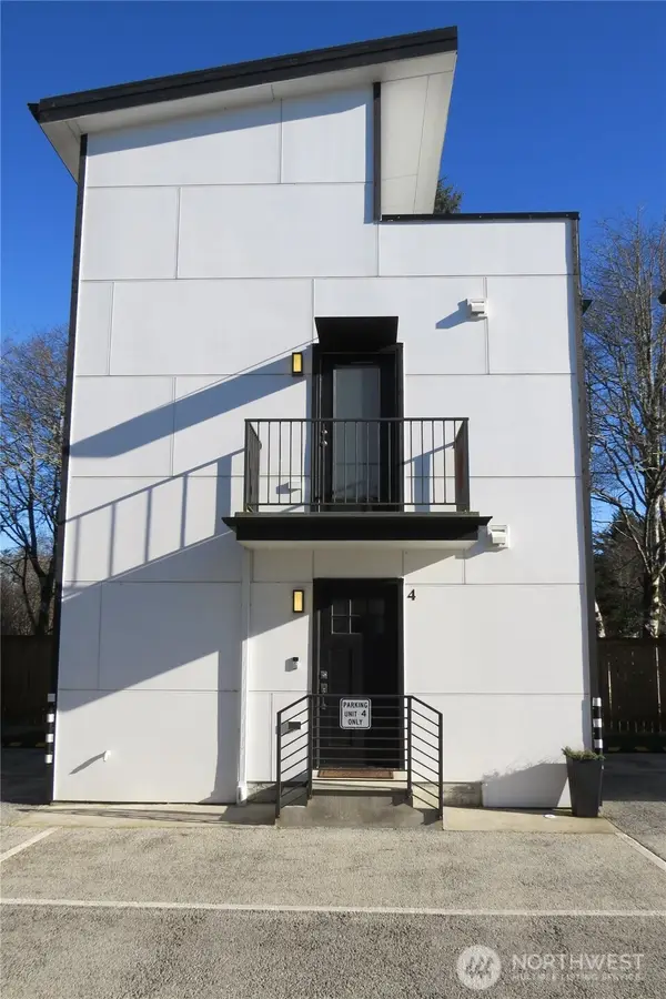 890 Magellan Avenue Ne #4, Ocean Shores, WA 98569