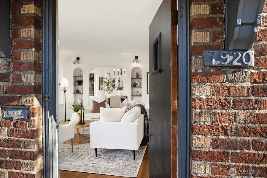 7920 5th Avenue Ne, Seattle, WA 98115 - Image #2