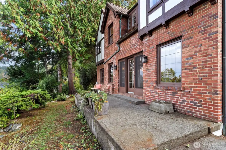 16349 Maplewild Avenue Sw, Burien, WA 98166 - Image #2