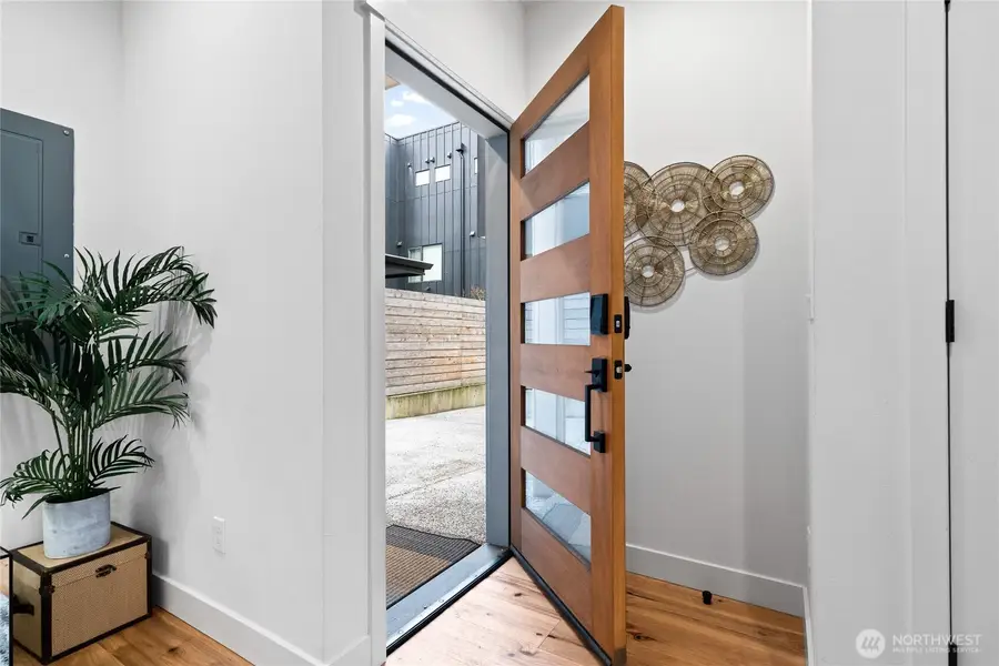 4517 Sunnyside Avenue N, Seattle, WA 98103 - Image #3