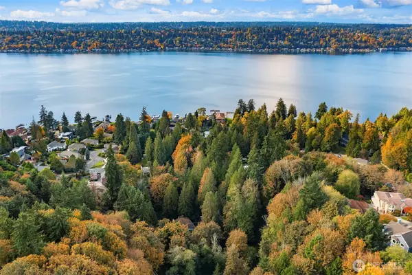 13515 62nd Avenue Ne #1, Kirkland, WA 98034