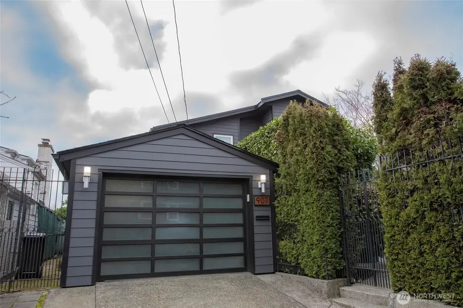 907 Broadway E, Seattle, WA 98102 - Image #2