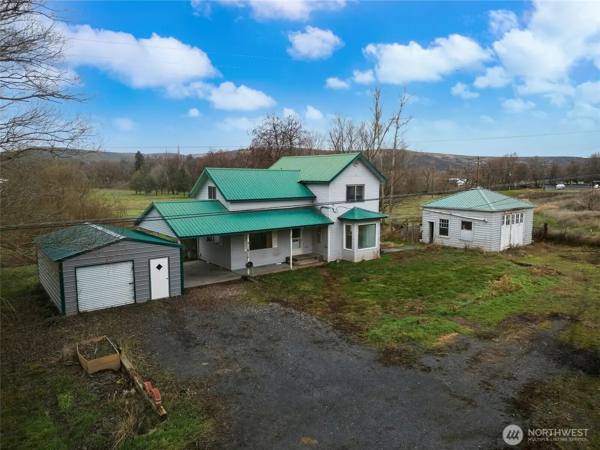 244 E Camp Road, Waitsburg, WA 99361 - #1
