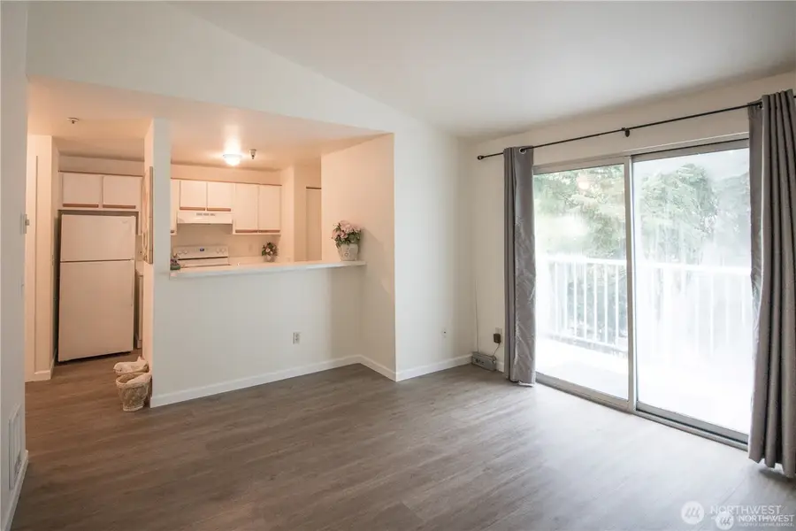 7453 133rd Avenue Se #M305, Newcastle, WA 98059 - Image #3