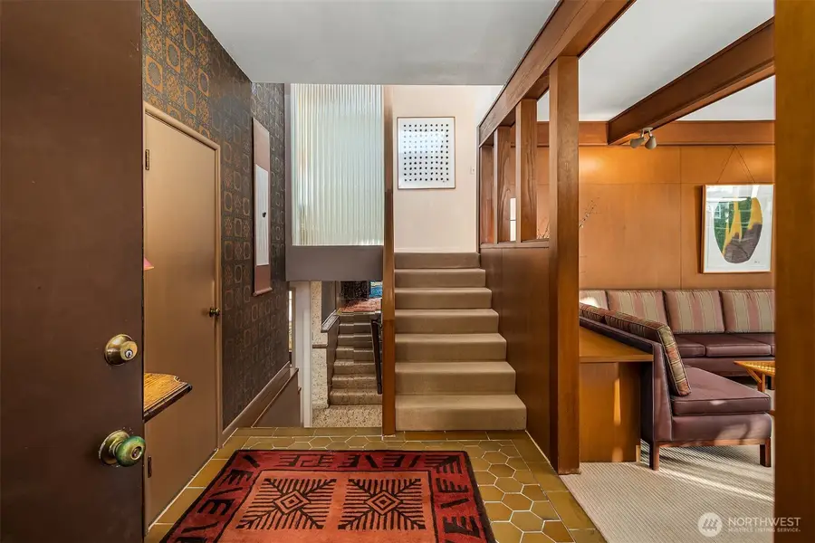 7018 32nd Avenue Ne, Seattle, WA 98115 - Image #2