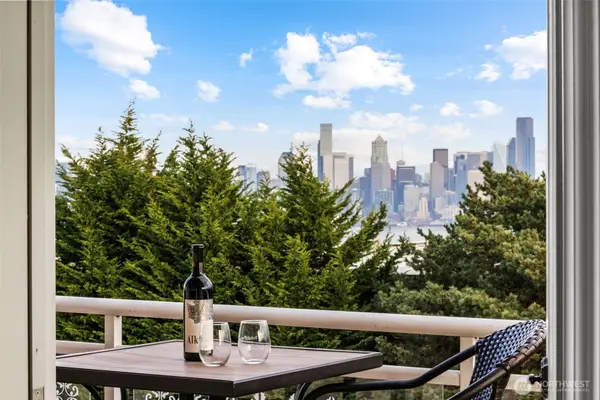 1527 California Avenue Sw #401, Seattle, WA 98116