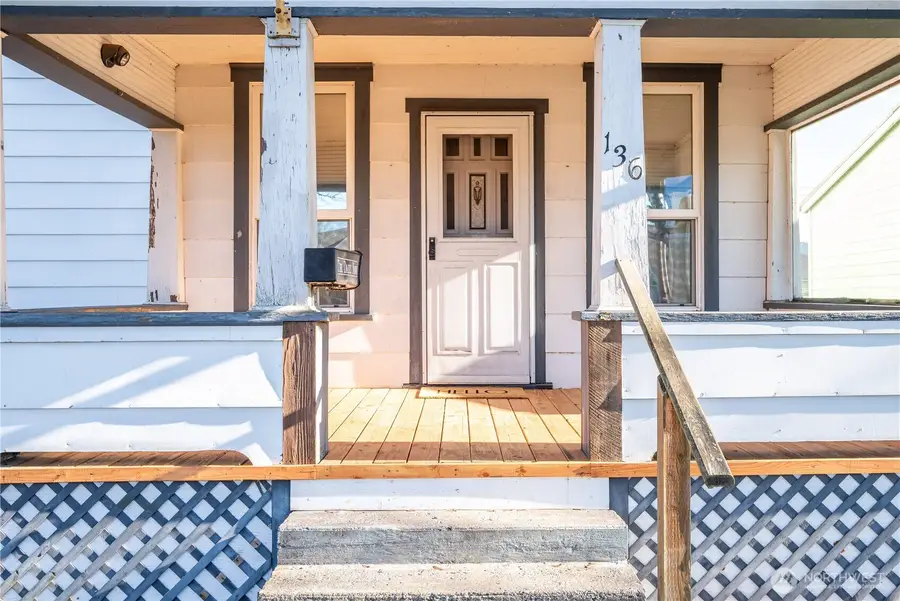 136 SW 3rd Avenue, Castle Rock, WA 98611 - Image #2