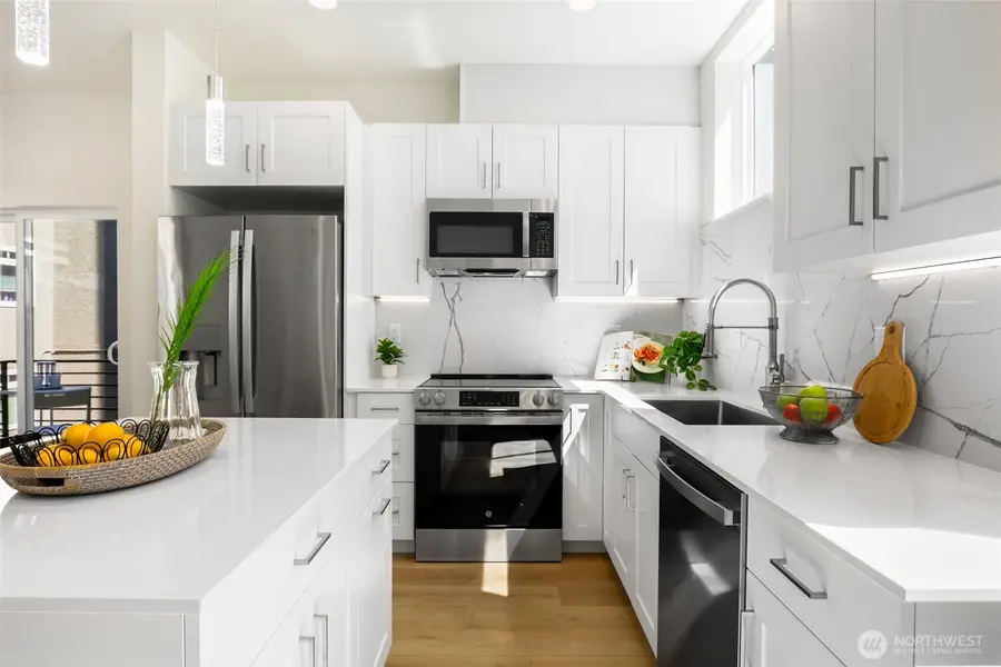 10533 Stone Avenue N #B, Seattle, WA 98133 - Image #3