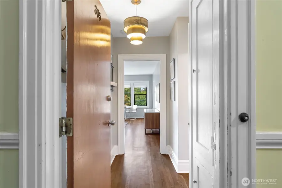 1136 13th Avenue Avenue #305, Seattle, WA 98122 - Image #2