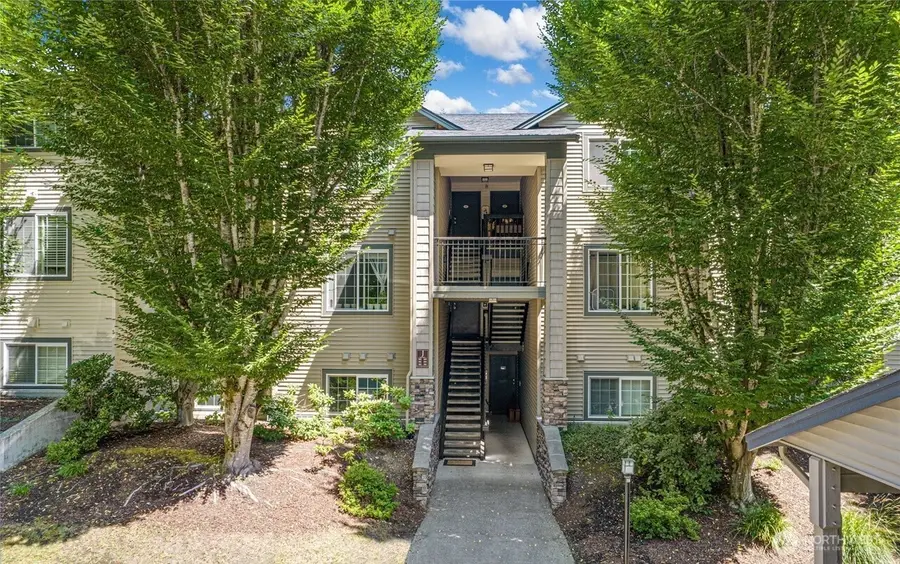 25025 SE Klahanie Boulevard #J102, Sammamish, WA 98029 - Image #2