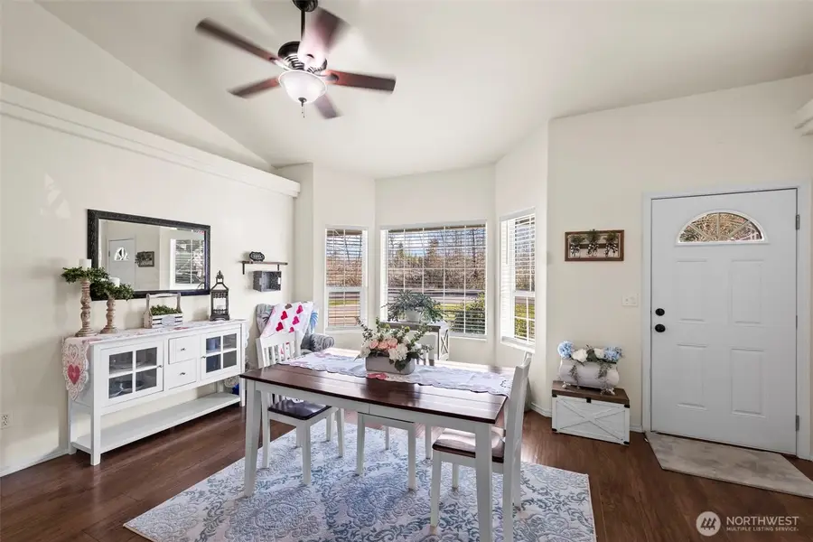 810 Cody Street Se, Rainier, WA 98576 - Image #2