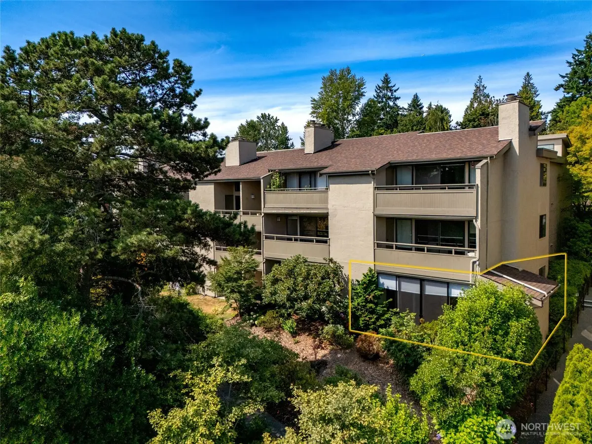 6648 Park Point Way Ne #D-111, Seattle, WA 98115 - Image #1