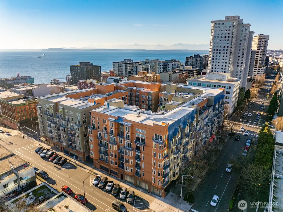 2415 2nd Avenue #432, Seattle, WA 98121 - Image #1