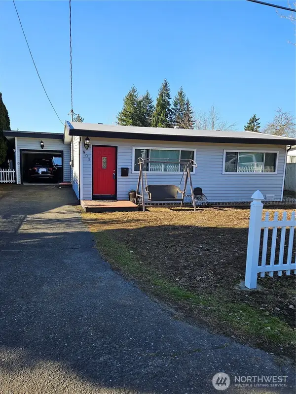 803 Dayton Avenue Ne, Renton, WA 98056