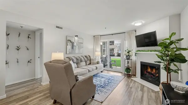 250 Dogwood Street #E-102, Issaquah, WA 98027