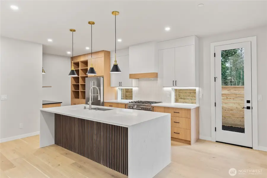 9012 124th Lane Ne, Kirkland, WA 98033 - #3