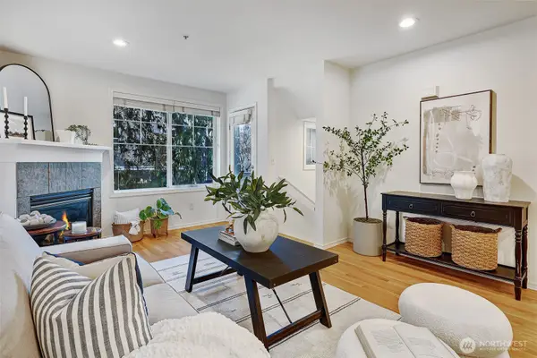 12017 32nd Avenue Ne #B, Seattle, WA 98125