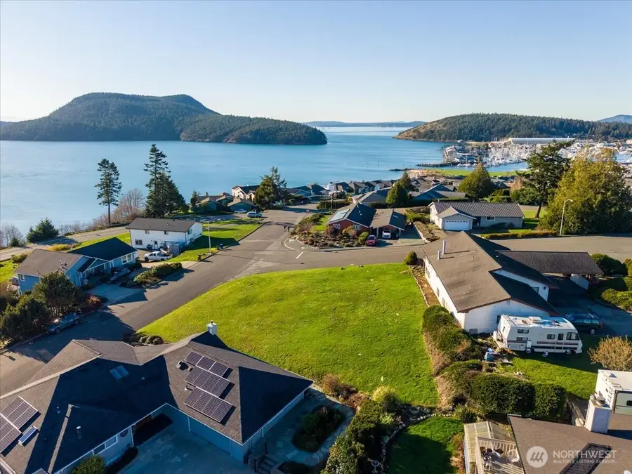 4708 Bryce Drive, Anacortes, WA 98221 - Image #2