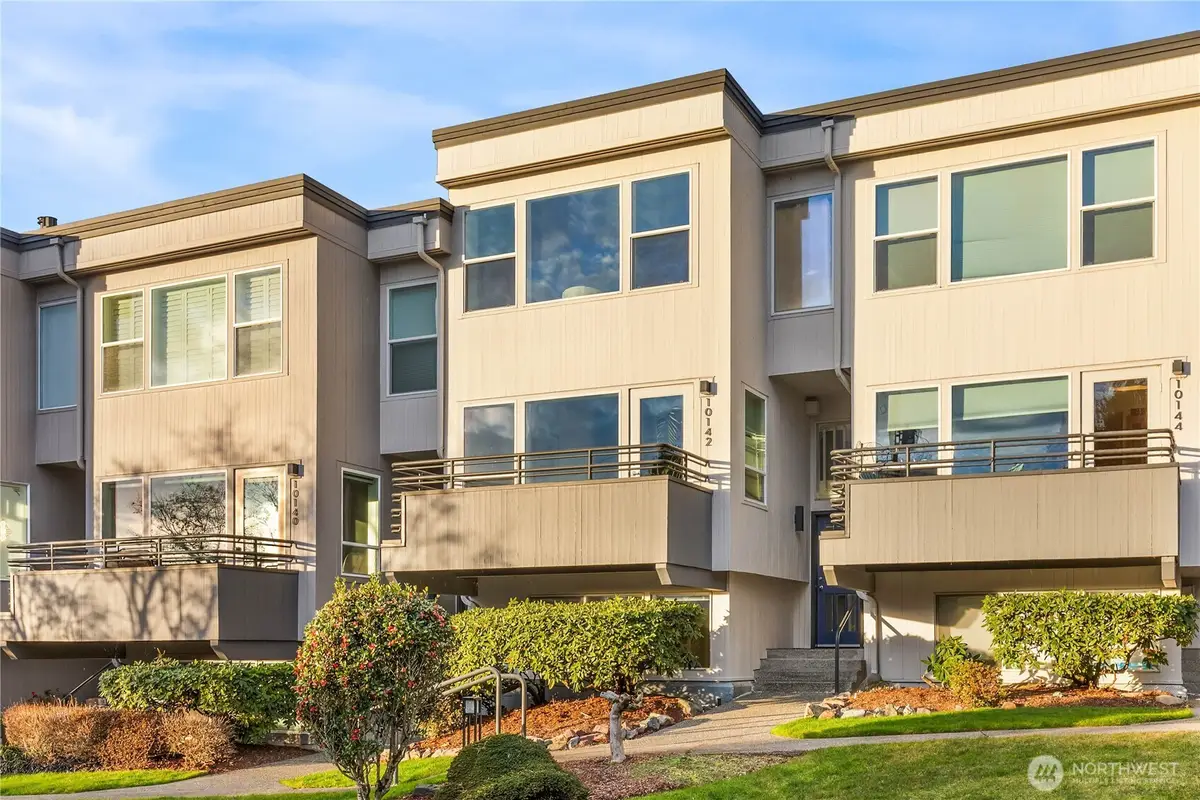 10142 NE 63rd Street, Kirkland, WA 98033 - Image #1