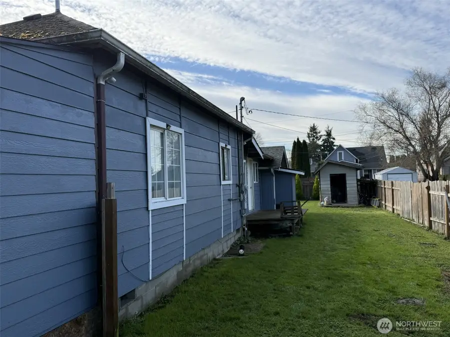 319 E Section Street, Mount Vernon, WA 98273 - #3