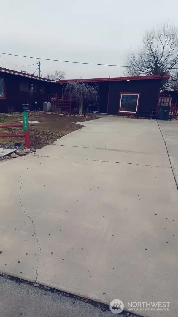 533 Fairchild Loop, Moses Lake, WA 98837